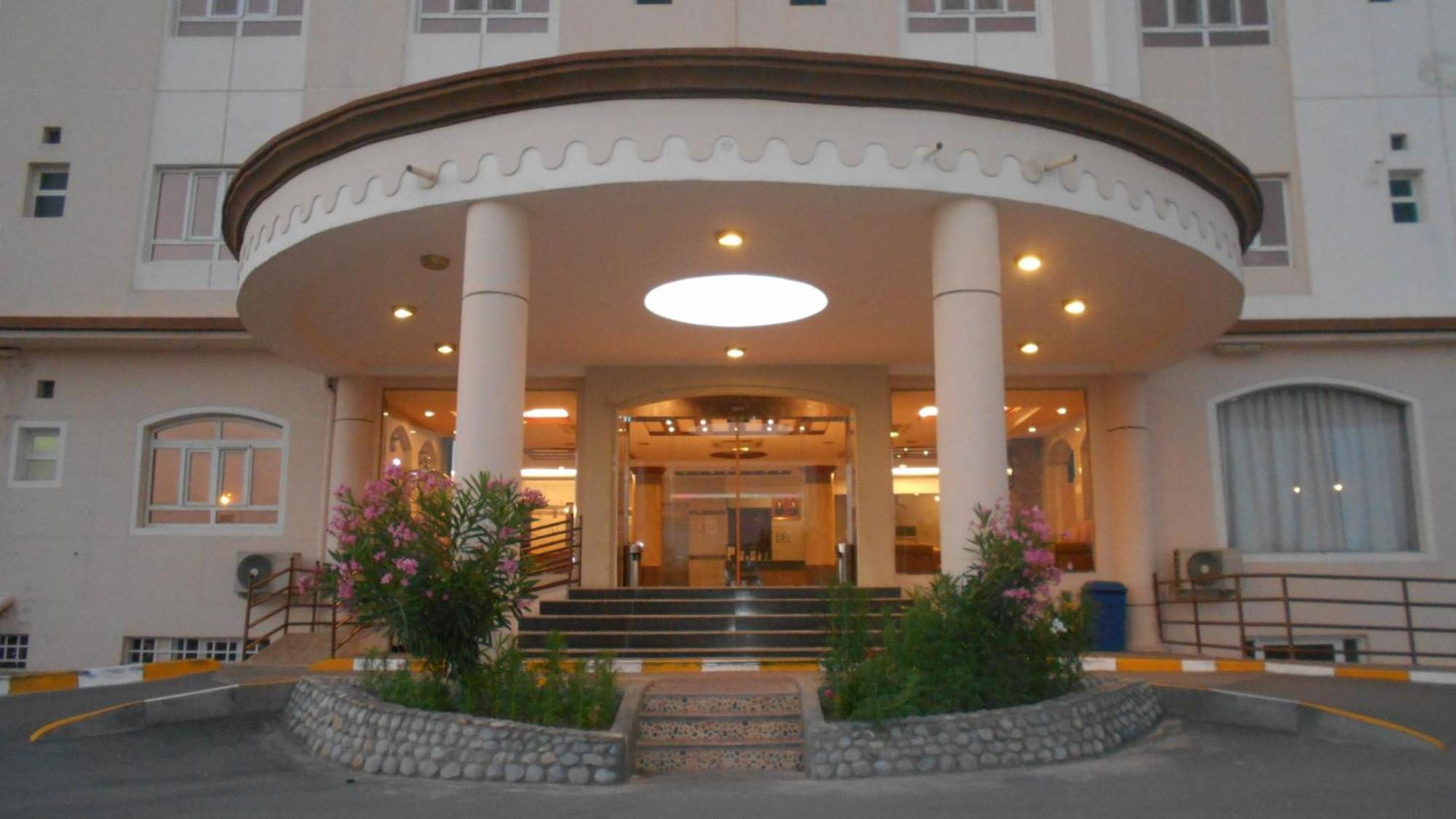 Nizwa Hotel Apartments Экстерьер фото