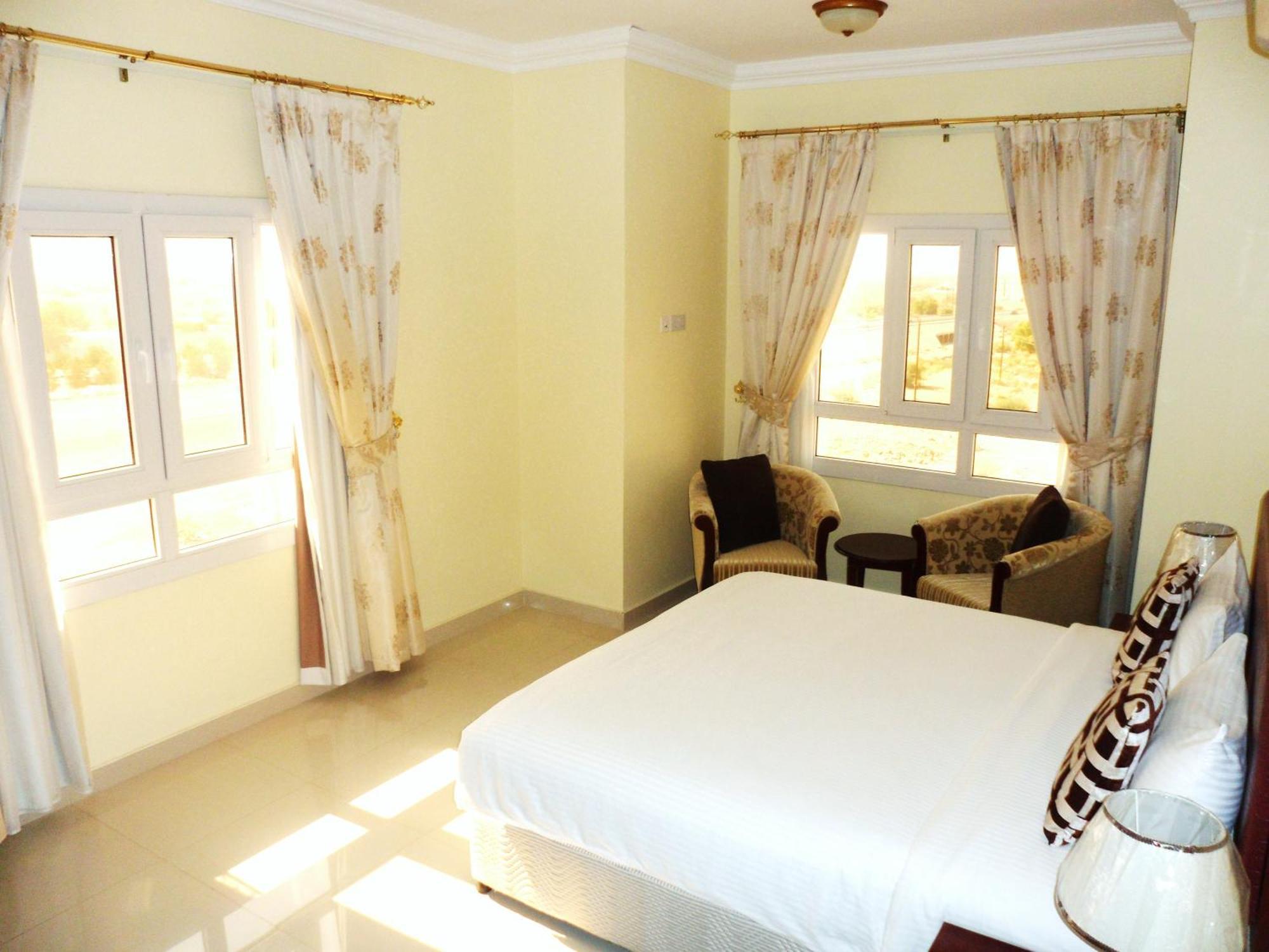 Nizwa Hotel Apartments Экстерьер фото